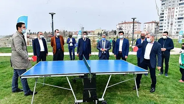 Dünya Masa Tenisi Gününde Yeşilyurt Masa Tenisi Oynuyor