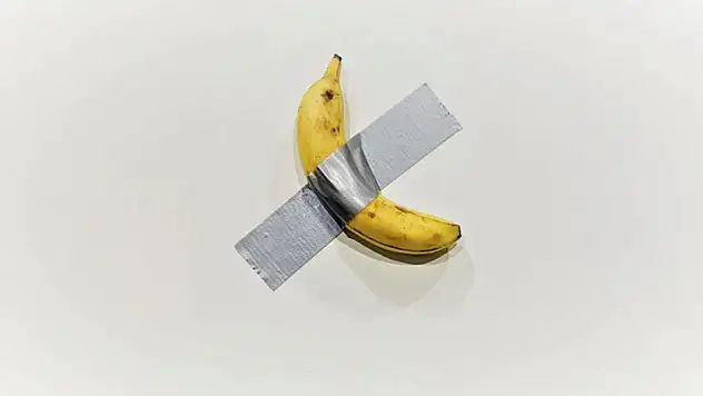 Duvara bantlanmış muz 6,2 milyon dolara satıldı