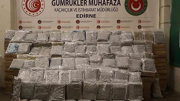 Edirne ve İstanbul'da dev operasyon: 420 kilo esrar ele geçirildi