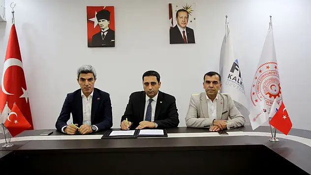 Eğitimde Dijital Dönüşüm Atağı: 'Dijital Çağın Öğretmeni' Eğitimi Başlıyor