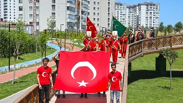 Elazığ Belediyesi Bünyesindeki Sporculardan '19 Mayıs' Etkinliği
