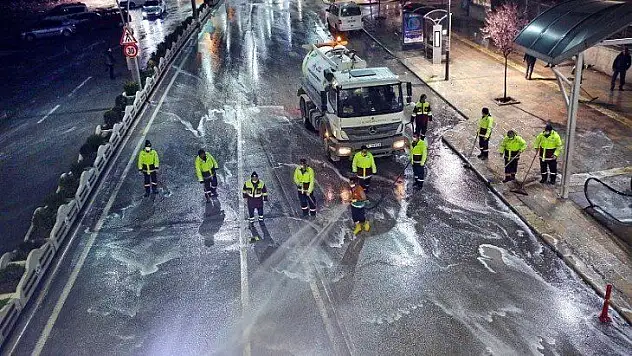 Elazığ Belediyesi Temizlik Ekipleri Hijyen Ve Dezenfeksiyon Çalışmalarını Sürdürüyor