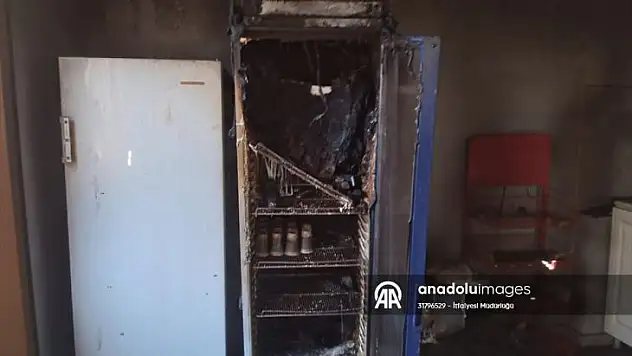 Elazığ'da bir iş yerinde buzdolabının patlaması sonucu yangın çıktı