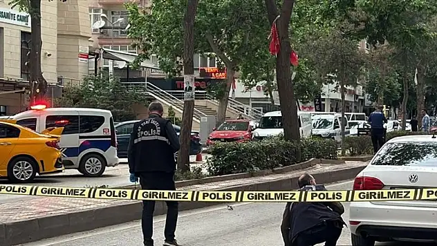 Elazığ'da iki grup arasındaki silahlı kavgada, yoldan geçen 1 kadın yaralandı
