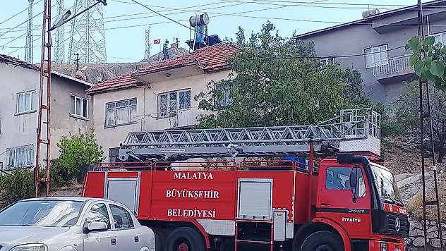 Emekli Öğretmen Evinde Ölü Bulundu