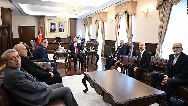 Emekli Sendikalarından Vali Seddar Yavuz'a Ziyaret: Depremzede Emeklilerin Sorunları Masaya Yatırıldı