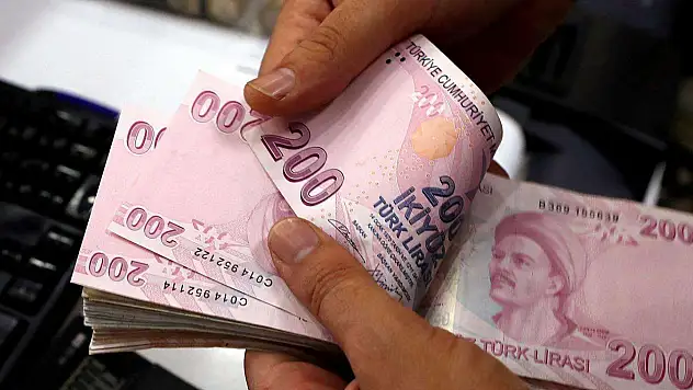 Emeklilere bayram ikramiyesi farkları ödenmeye başlıyor