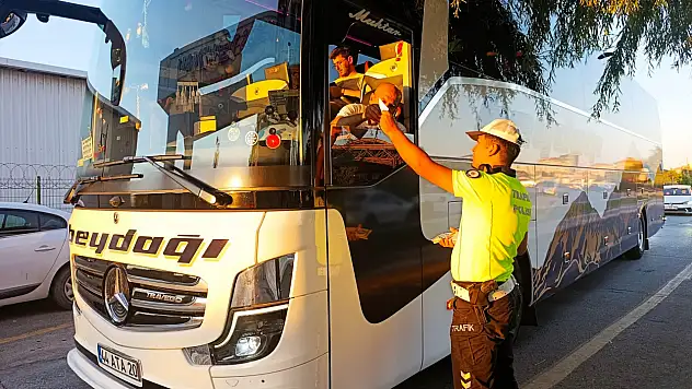 Emniyet'ten Uyarı: Tatilde Emniyet Kemeri Hayat Kurtarır