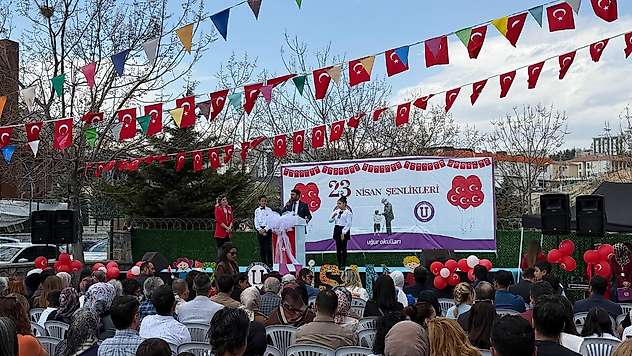Erdoğan Zelyurt'tan 23 Nisan Mesajı: 'Milli Egemenlik Geleceğimizin Teminatıdır'