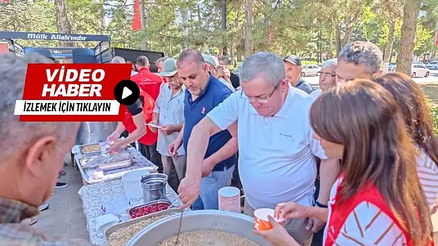 Faik Erdoğan Vakfı 6 bin porsiyon aşure dağıttı.