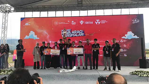 Fethi Gemuhluoğlu Fen Lisesi Öğrencilerinden TEKNOFEST'te Türkiye Üçüncülüğü