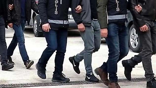 FETÖ'nün 'Kamu mahrem yapılanması'na operasyon: 12 gözaltı kararı