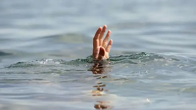 Fırat Nehri'ne giren çocuk boğularak hayatını kaybetti