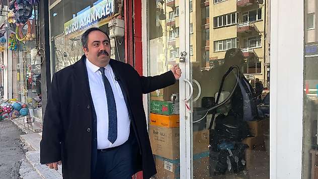 Fuzuli Caddesi'nde Çalışmalar Tartışma Yarattı: 'Bir Tane Ağaç Bile Kalmadı'