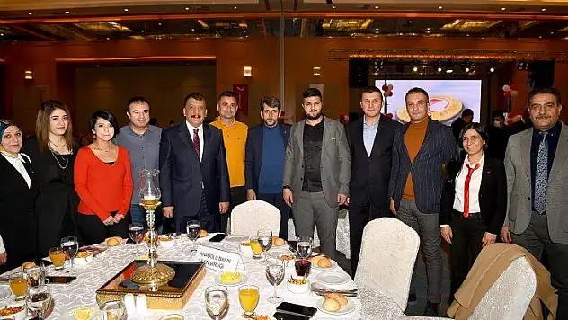 Gazeteci Arkadaşlarımızın Sorunları Büyük Ama Sorumlulukları Sorunlarından Daha Büyüktür