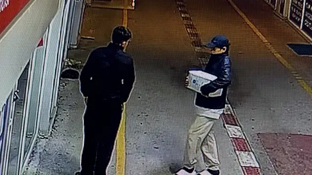 Geçici Ticaret Merkezi'nde Hırsızlık Kamerada