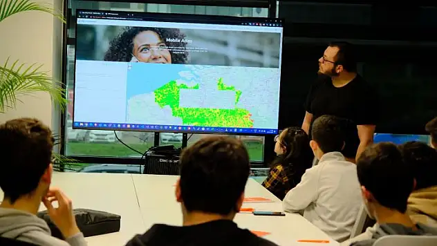 Geleceğin Yazılımcıları Sektör Profesyonelleri ile Buluştu