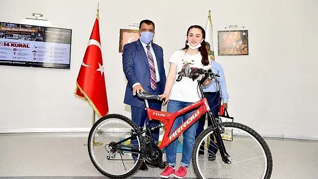 Gençler, 19 Mayıs'ı Yazdı