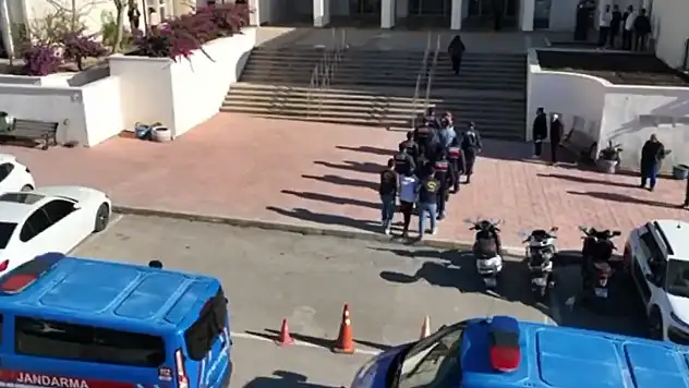 Göçmen kaçakçılarına operasyon: 14 ilde 112 tutuklama