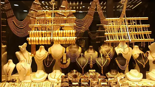 Gram Altın Rekor Kırdı: 4.497 TL'ye Ulaştı, Ons Altın 3.406 Dolarla 8 Ayın Zirvesinde