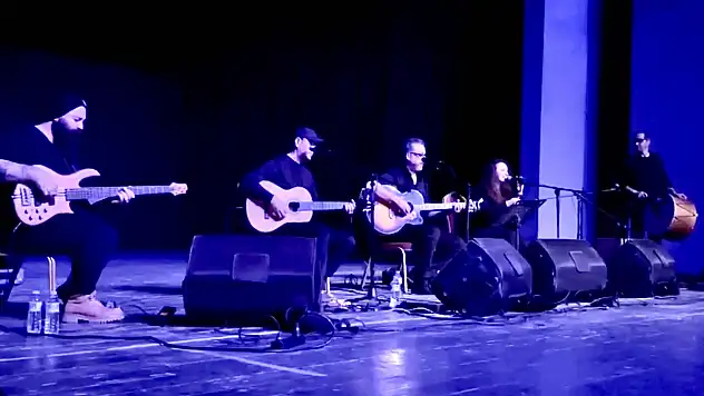 Grup Abdal Malatya'da Sahne Aldı: Müzikseverlere Unutulmaz Gece