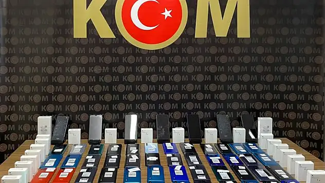 Gümrük Kaçağı Cep Telefonları Ele Geçirildi
