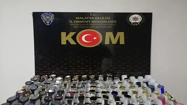 Gümrük Kaçağı Kol Saatleri Ele Geçirildi