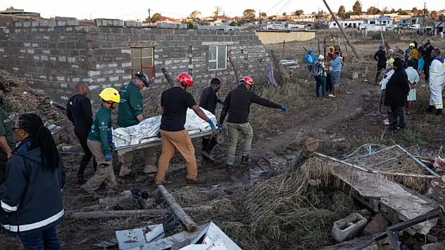 Güney Afrika'da sel felaketi: 90 ölü