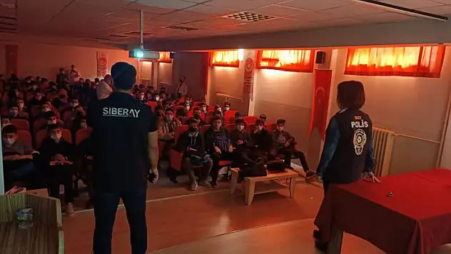 Güvenli ve Bilinçli İnternet Kullanımı ile Teknoloji Bağımlılığı