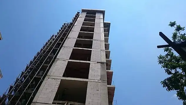 Lüks Konutlar Elde Kaldı