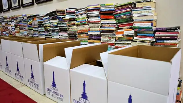 Tebrik çiçeği yerine 10 bin kitap toplandı