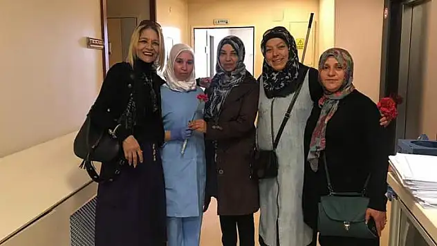 MHP Kadın Kolları Hemşireleri Unutmadı...