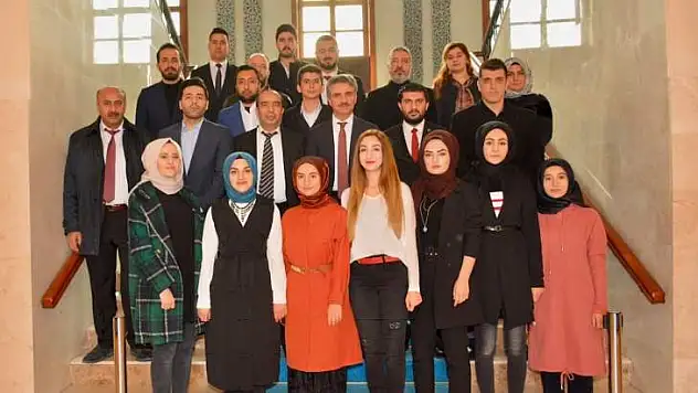 Gençlerden Vali Baruş'a Ziyaret