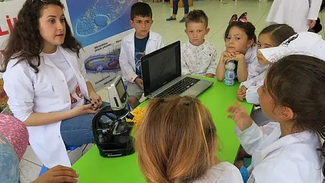 Minik mucitler iş başında