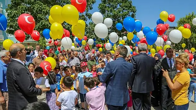 Öğrencilerin Karne Heyecanı