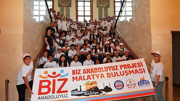 İzmirli 100 Öğrenci Malatyada
