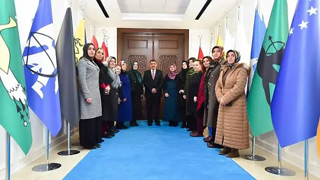 AK Parti İl Kadın Kolları Başkanı Oğuzhan, Başkan Gürkan'ı Ziyaret Etti