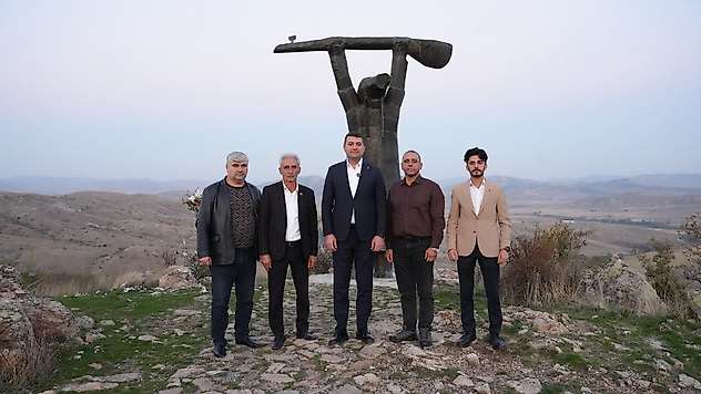 Hakan Satılmış'tan Dikkat Çeken Çıkış: 'Pir Sultan Abdal'ın Yaşadığı İhanetin Benzeri Kılıçdaroğlu'na Yapılıyor'