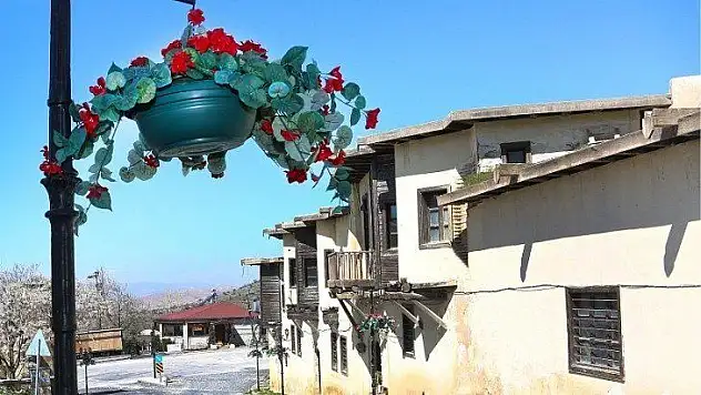 Harput Bu Bahar Bir Başka Güzel