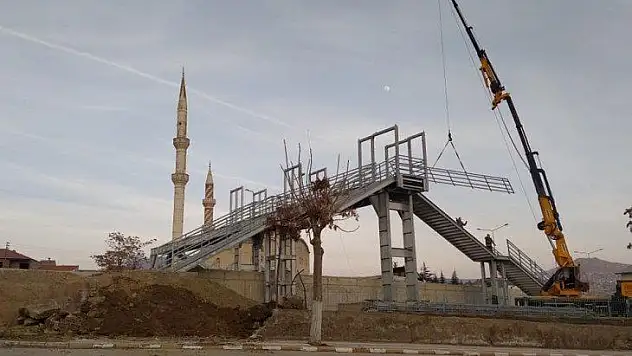 Hekimhan'a Üst Geçit