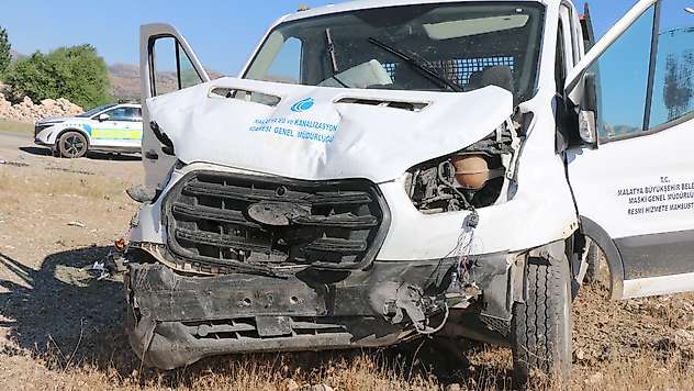 Hekimhan'da Trafik Kazası: Araçlar Yol Dışına Savruldu