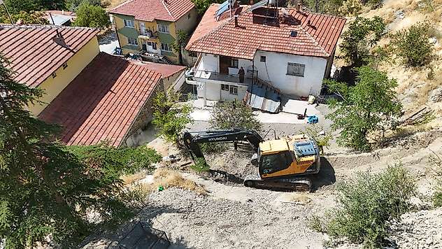 Hekimhan Yücekaya'da Afet Riskine Karşı Teras ve Dere Çalışması