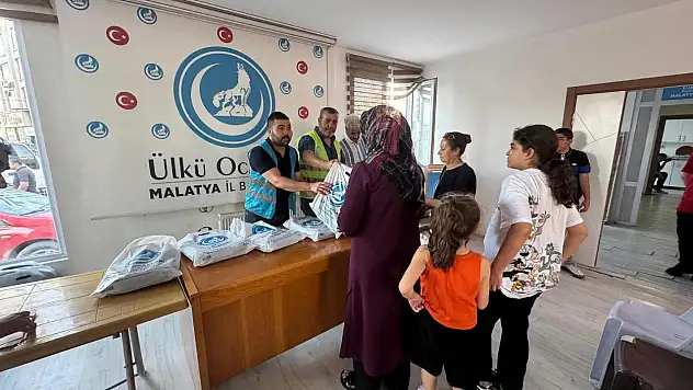 Her Yıl Olduğu Gibi Bu Yıl da: Ülkü Ocakları'ndan Kırtasiye Seferberliği