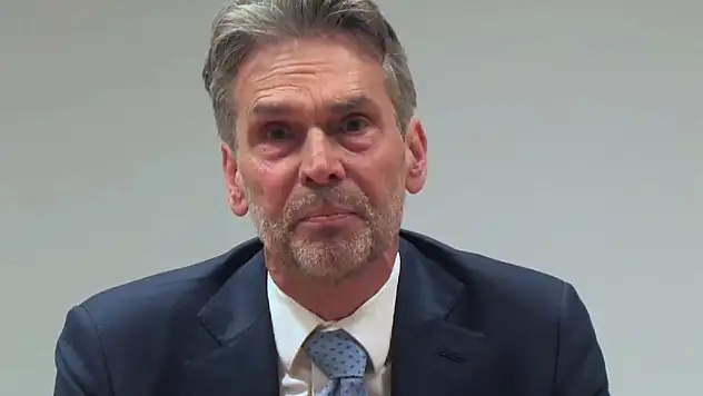 Hollanda Başbakanı istifa etti