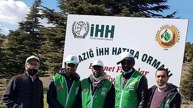 İHH'nın Fidanları Toprakla Buluştu