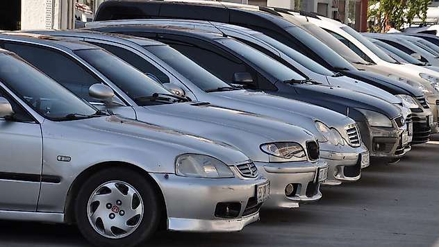 İkinci el araçta 6 ay 6 bin kilometre ve ilan kısıtlaması 2027'ye uzatıldı