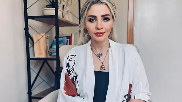 İlişkilerde Güçlü Görünme Çabası: Kendimizi Gizlerken Kaybettiklerimiz