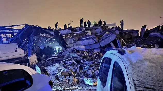 Islak İmzalı Belgelerde Usulsüzlük Şüphesi: Deprem Davasında Kurumlara Suç Duyurusu Uyarısı