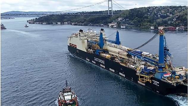 İstanbul Boğazı'nda gemi trafiği çift yönlü askıya alındı