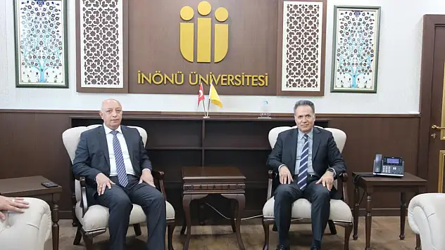 İstiklal Üniversitesi Rektörü'nden Rektör Akpolat'a Tebrik Ziyareti